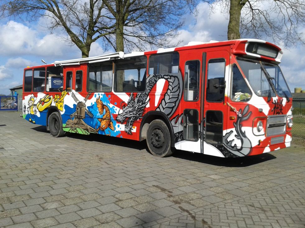 graffiti op bus
