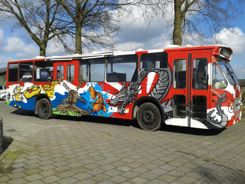 graffiti op stadsbus